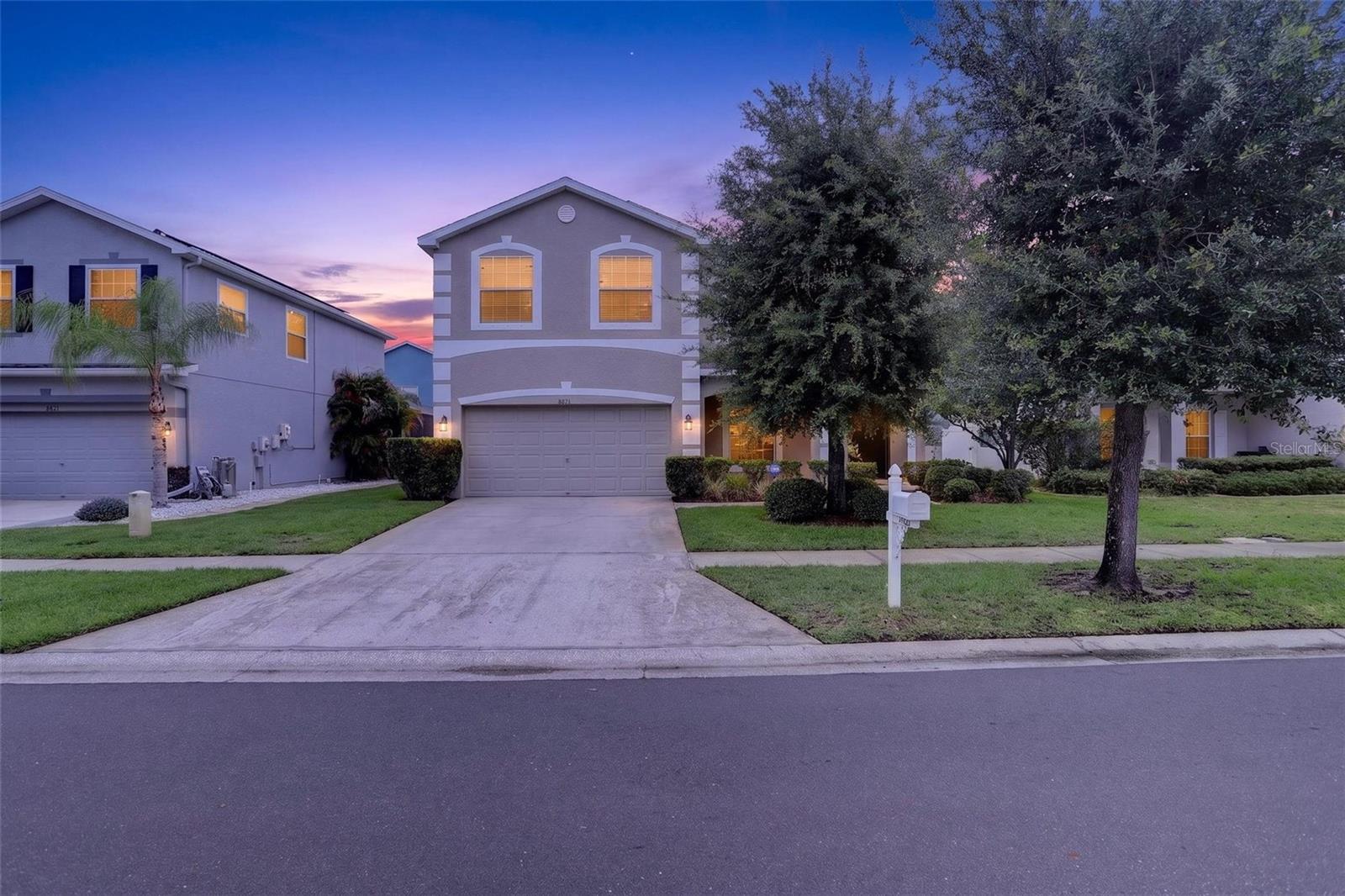 8821 N River Rd, Tampa
