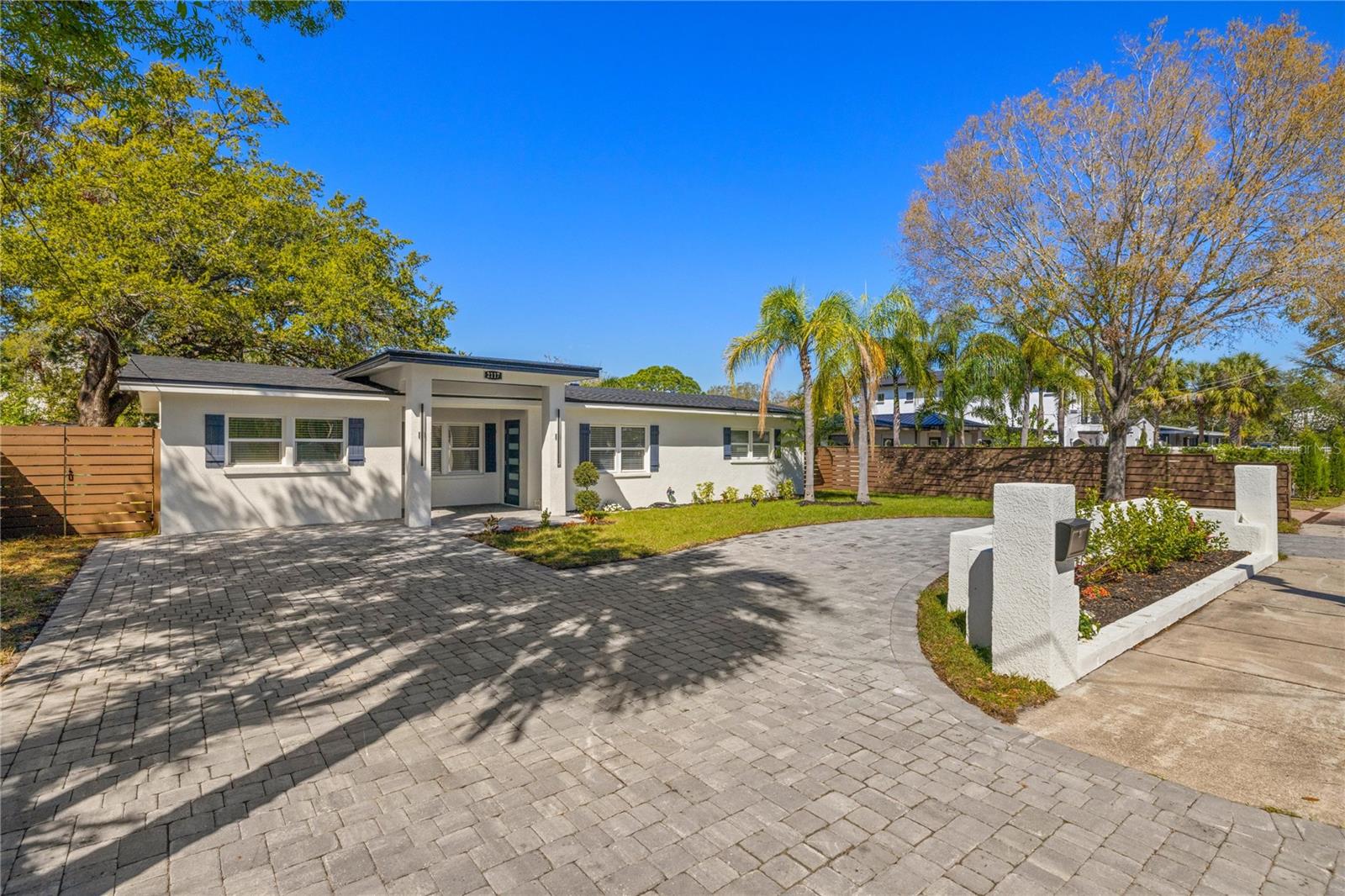 2117 S West Shore Blvd, Tampa