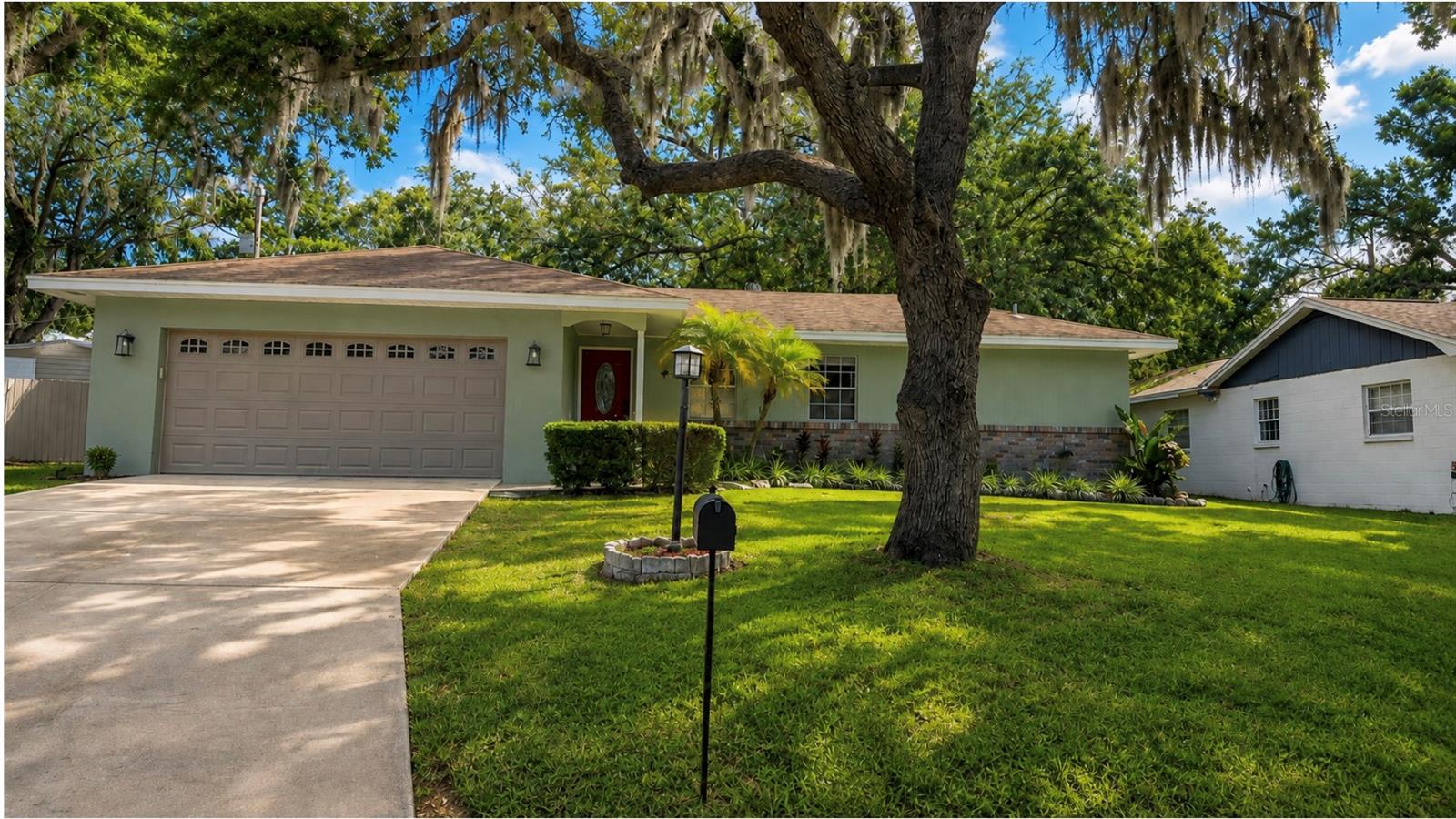 2209 Boxwood Way, Brandon