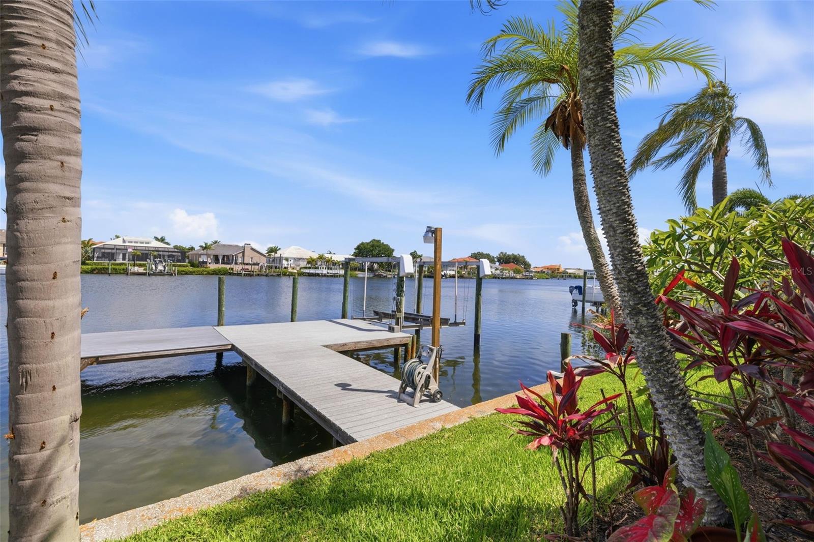 831 Chipaway Dr, Apollo Beach