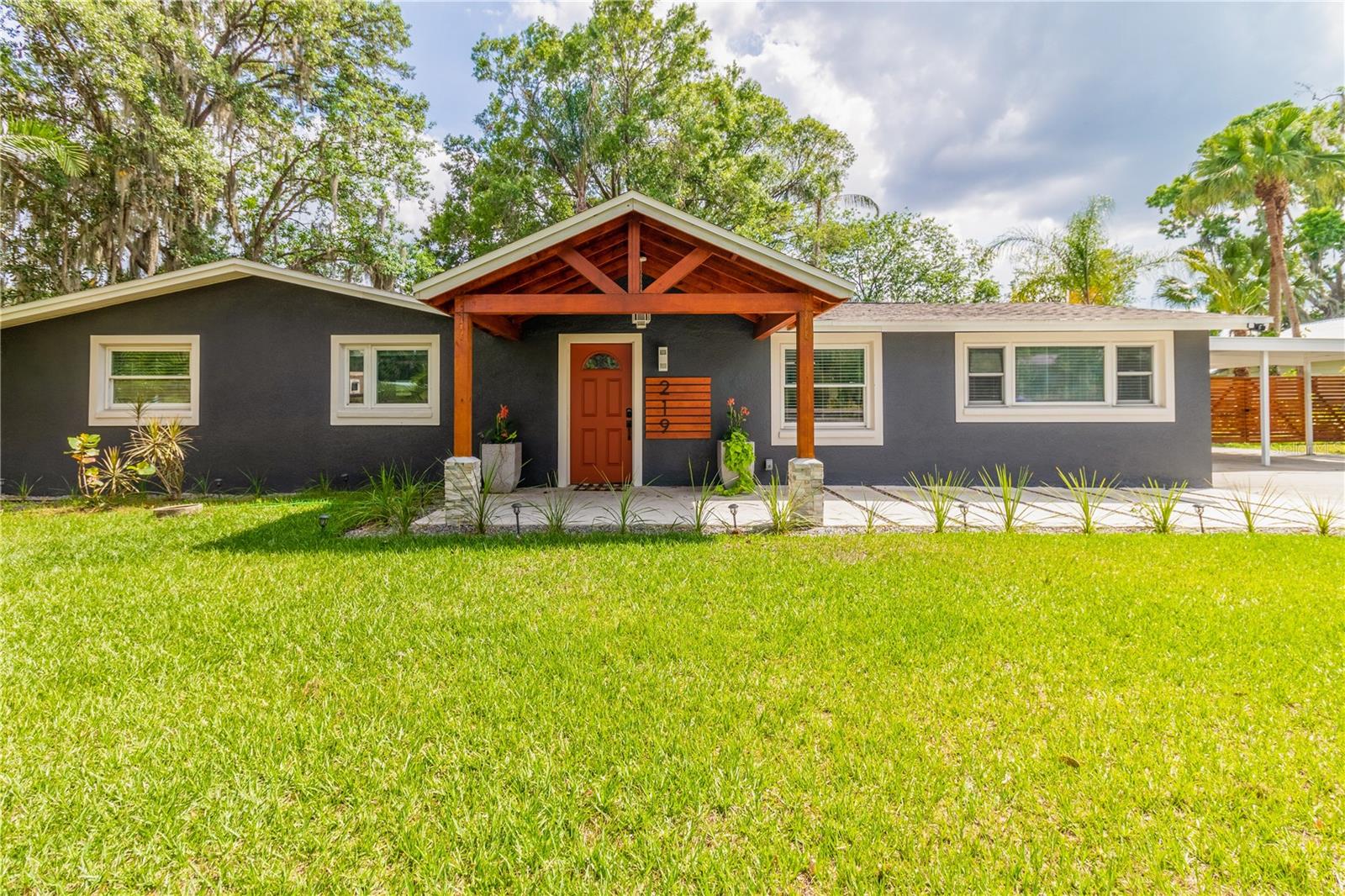 219 S Webb Rd, Plant City