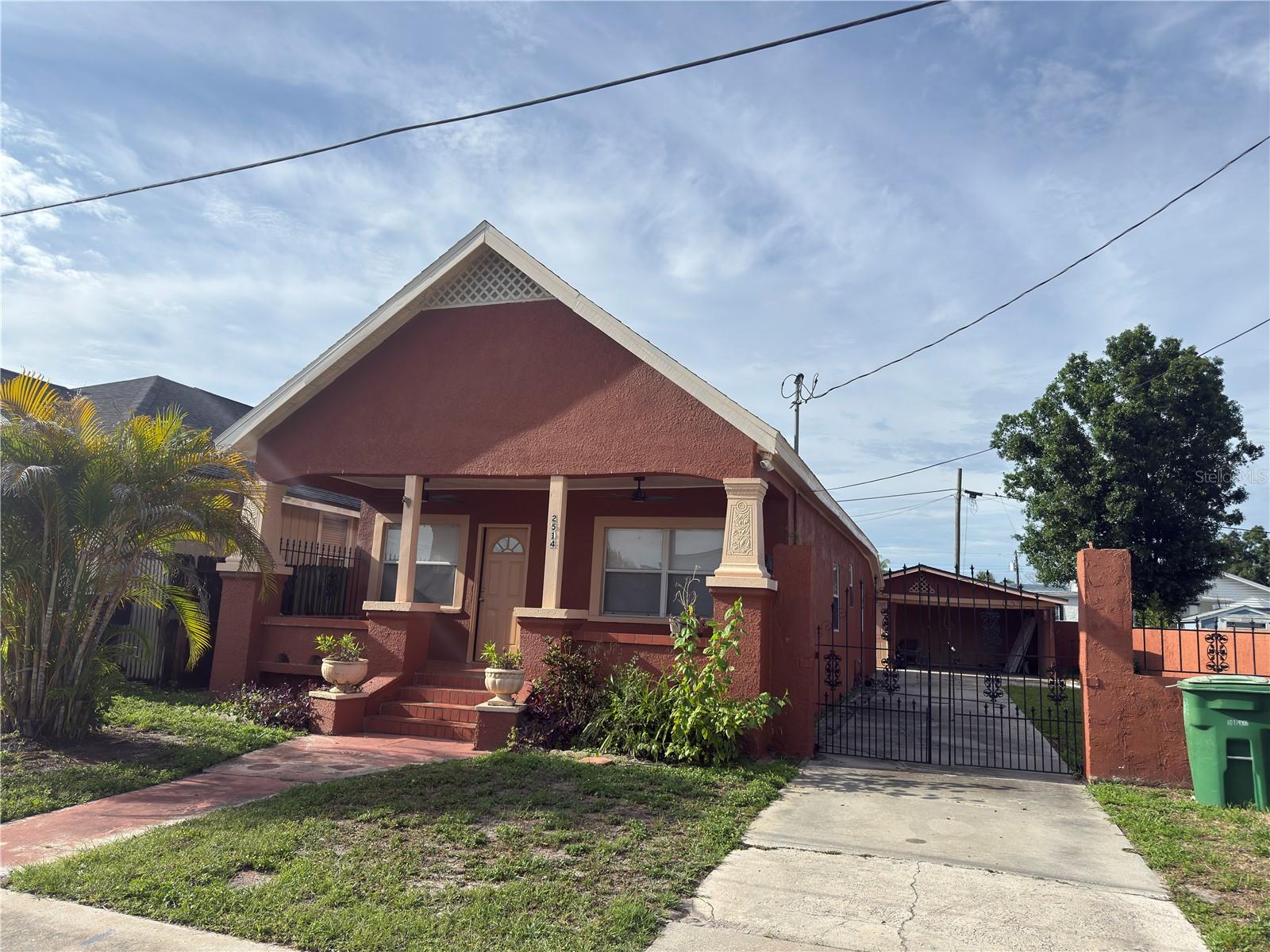2514 W Saint John St, Tampa