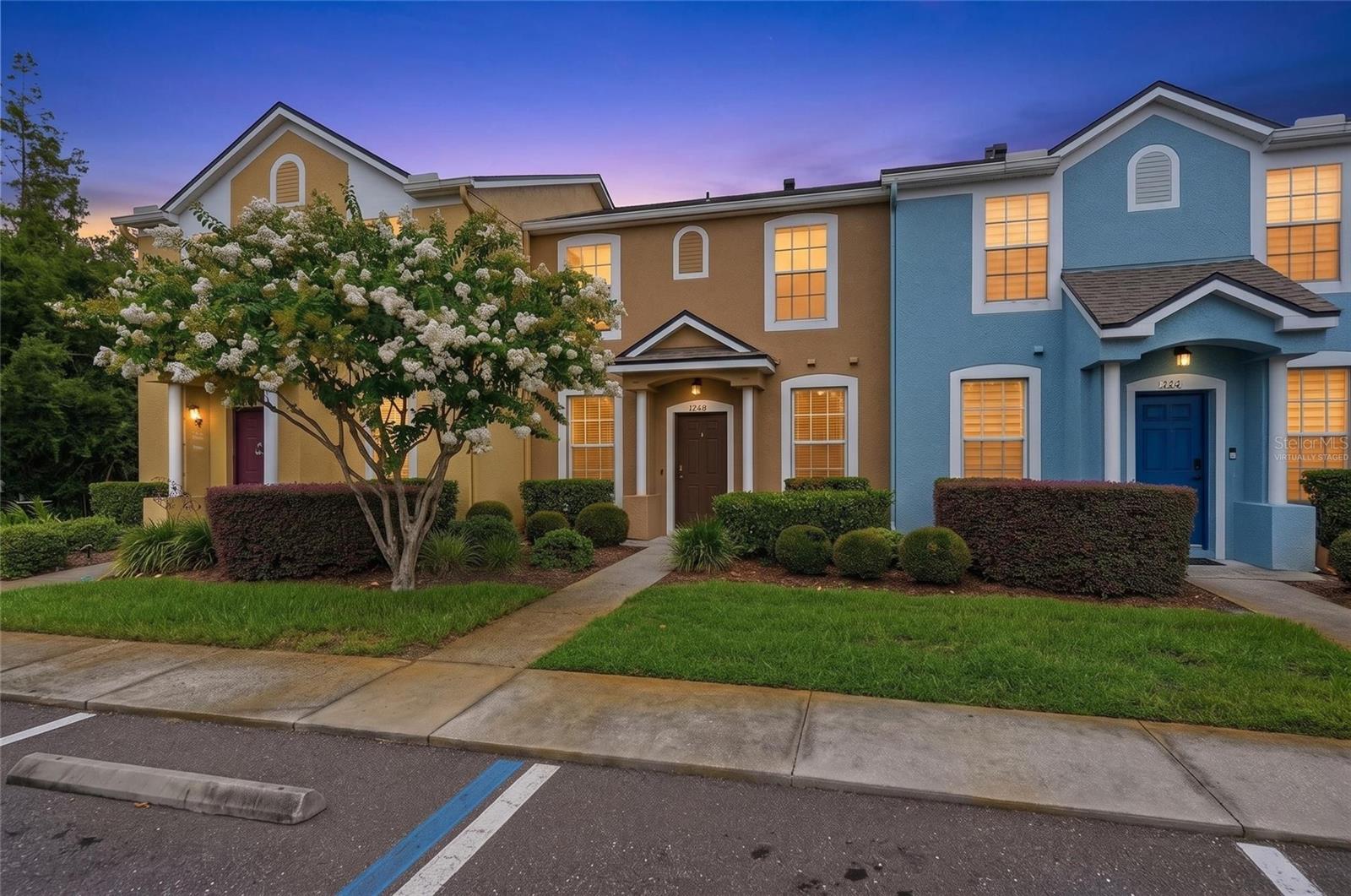 1250 Charlesworth Dr, Wesley Chapel