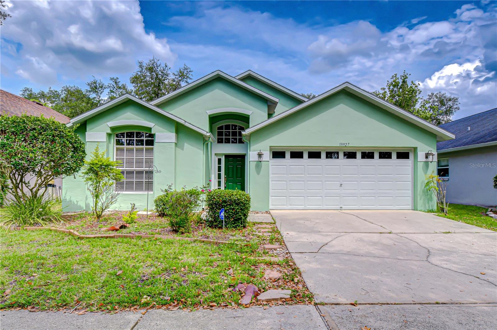 18927 Twinberry Dr, Tampa