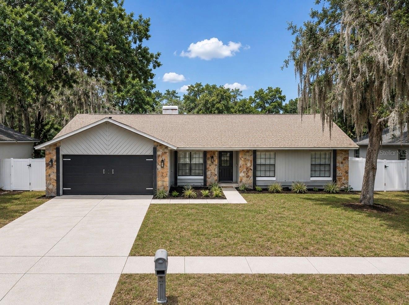 1431 Peachfield Dr, Valrico