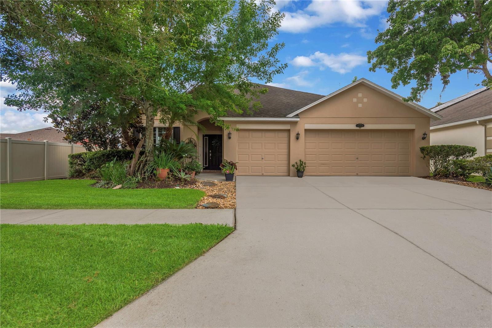 10859 Breaking Rocks Dr, Tampa