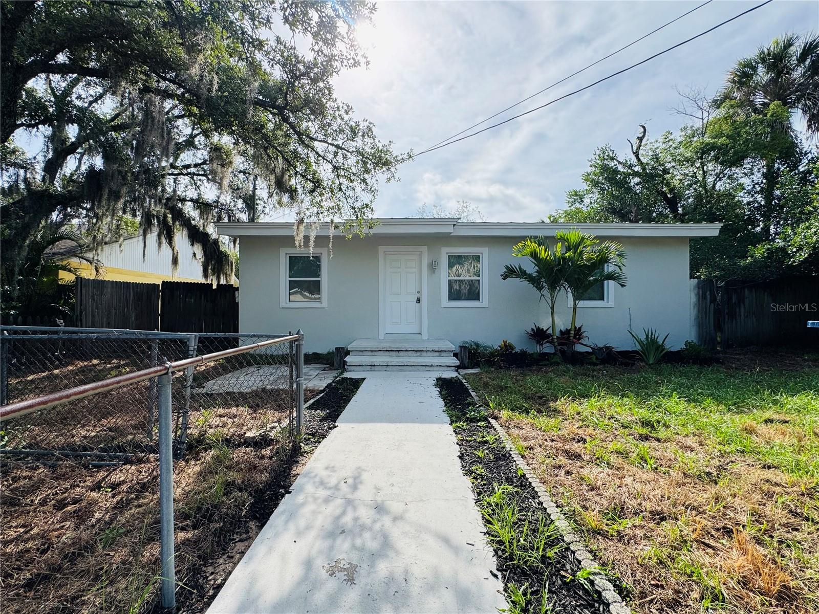 9805 N Myrtle St, Tampa