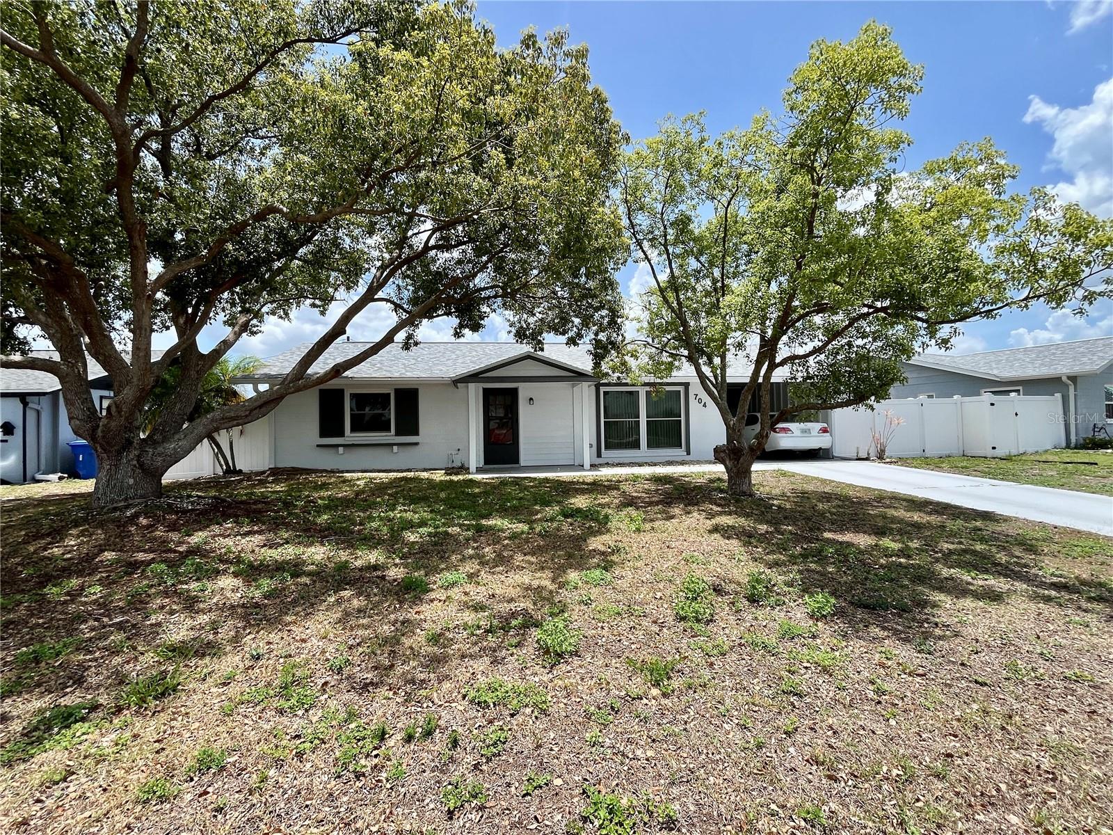 704 Torrey Pines Ave, Sun City Center
