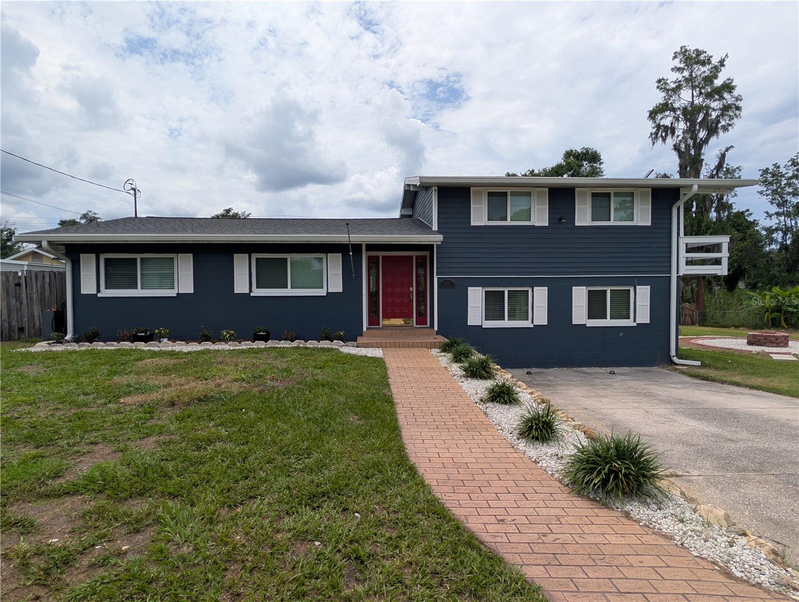 1011 N Palm Dr, Plant City