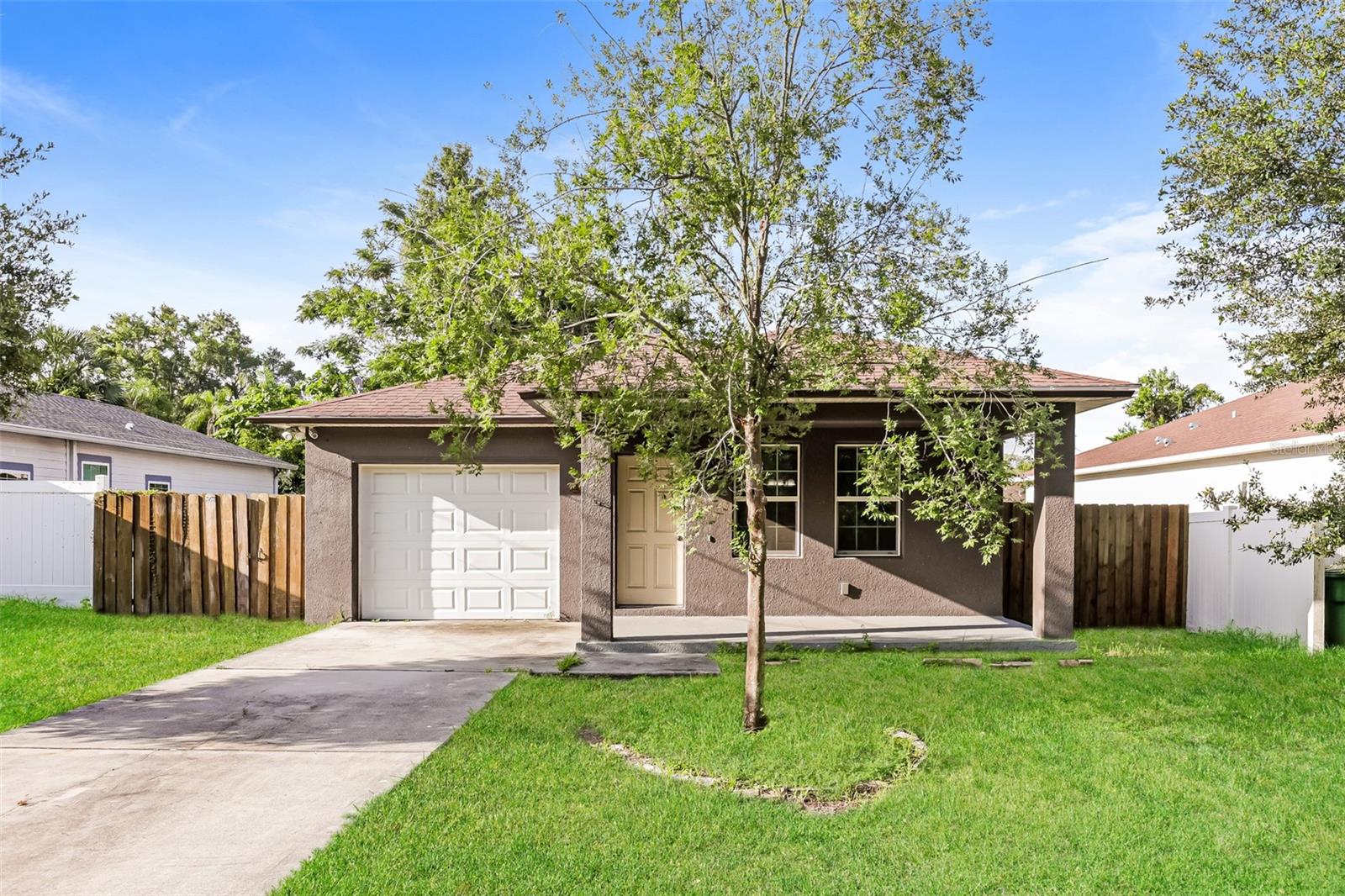 1505 E Caracas St, Tampa