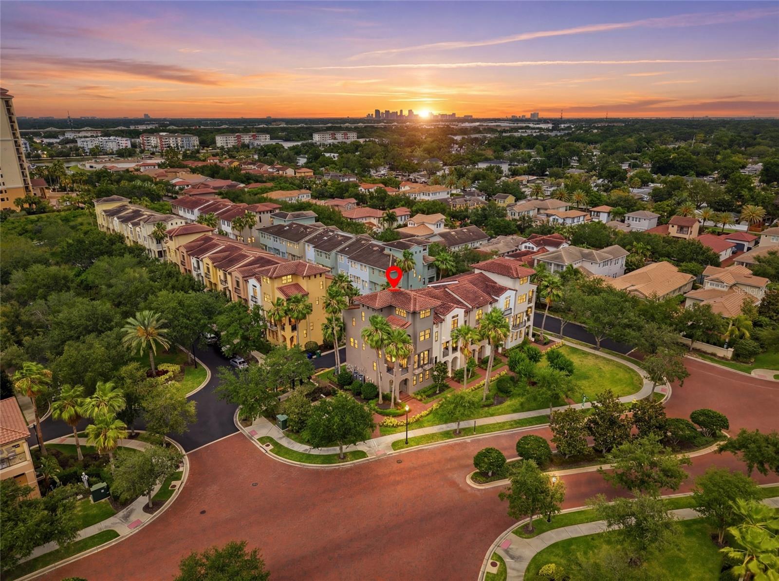 4815 Yacht Club Dr #105, Tampa