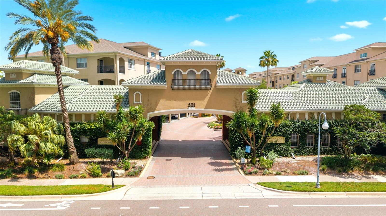501 Knights Run Ave #1325, Tampa