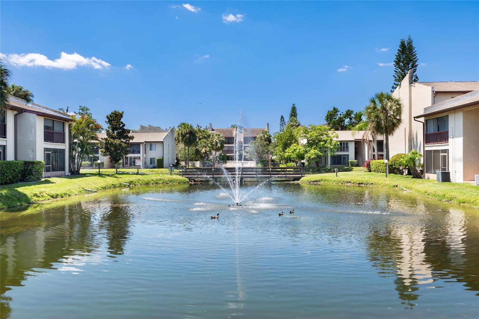 3840 N Lake Dr #125, Tampa