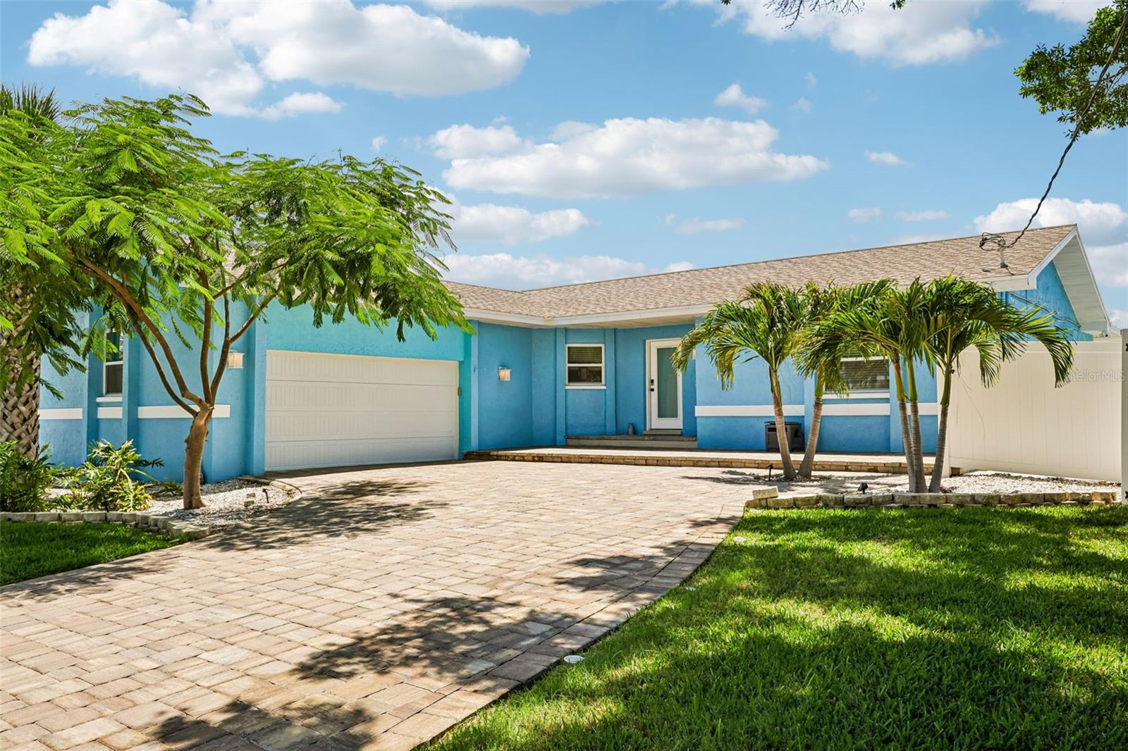6304 Flamingo Dr, Apollo Beach
