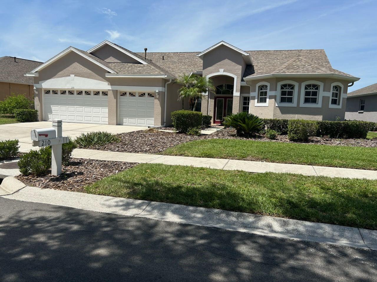 210 Rosana Dr, Brandon