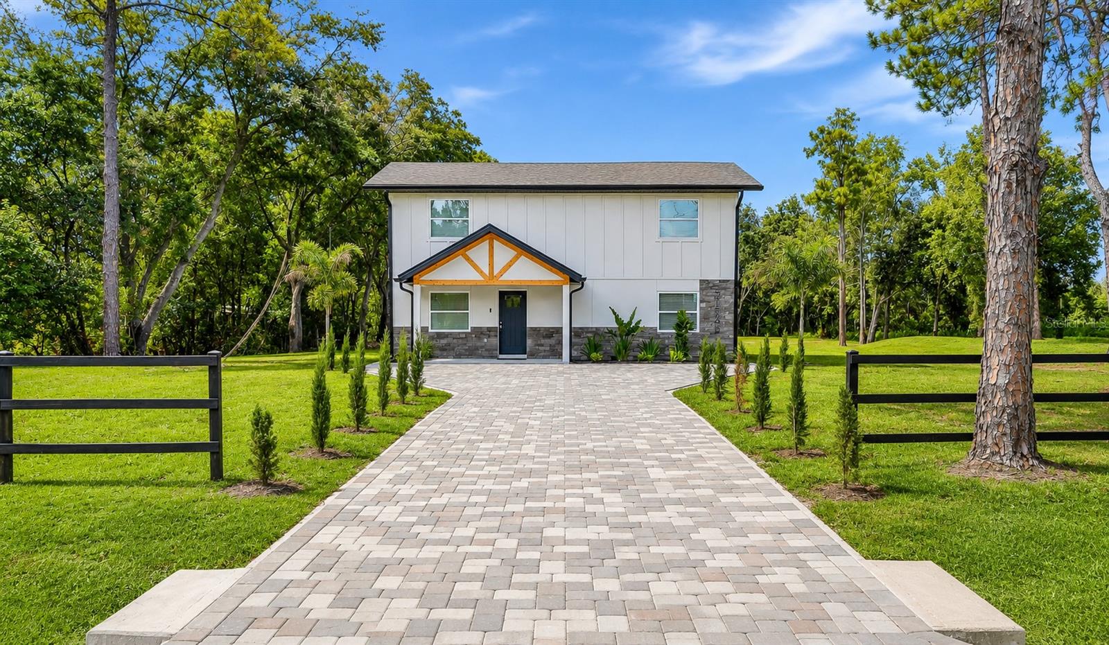 31848 Hedgerow Dr, Wesley Chapel
