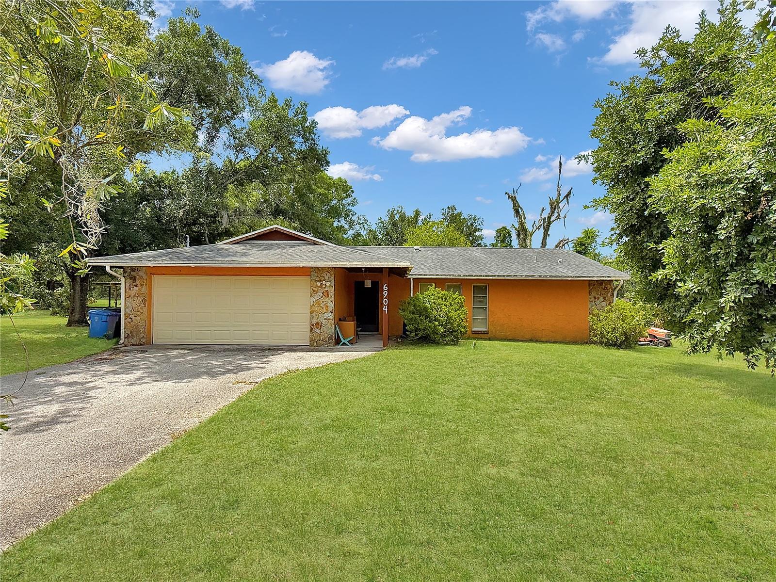 6904 Williams Rd, Seffner