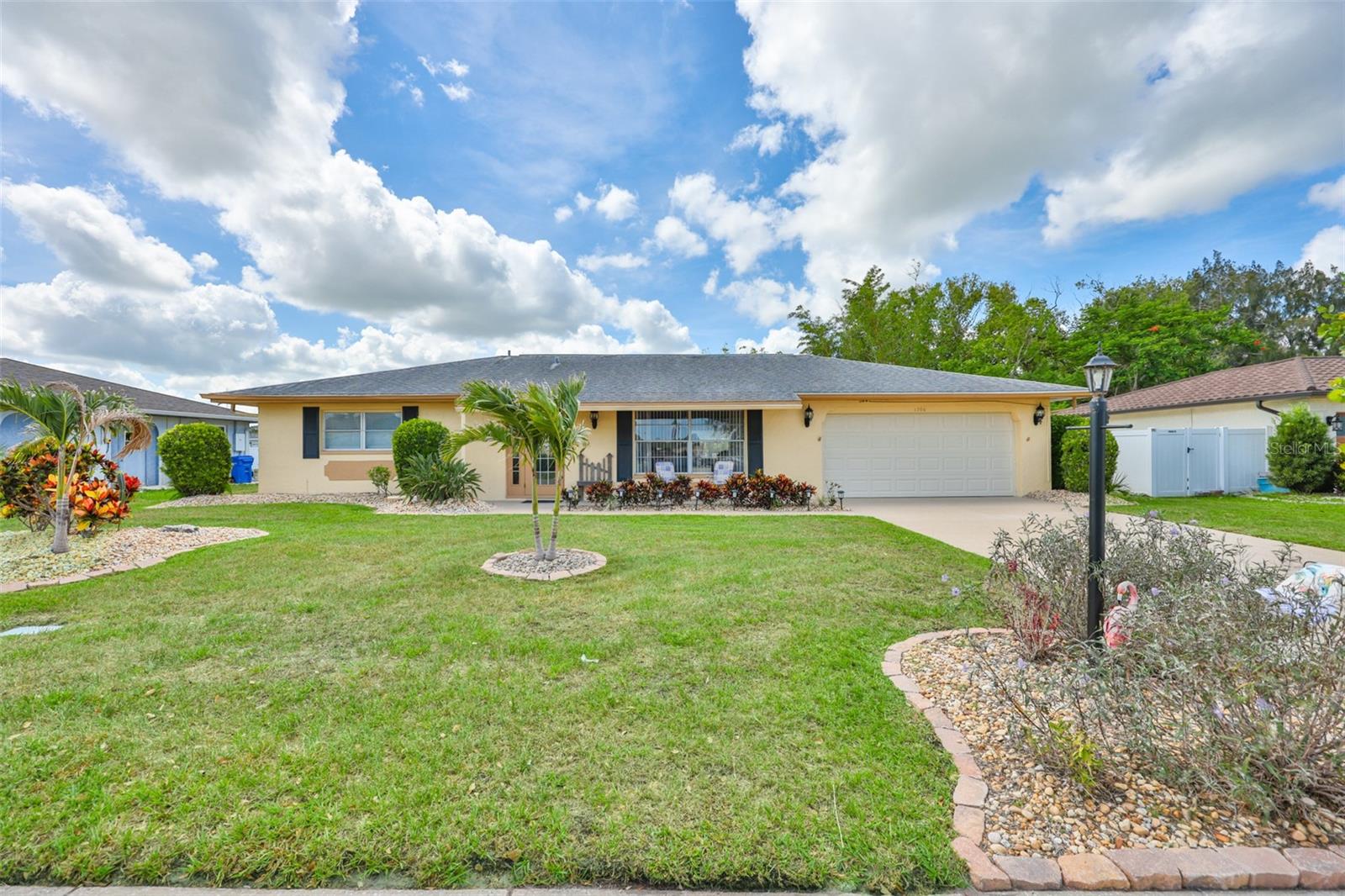 1706 Flamingo Ln, Sun City Center