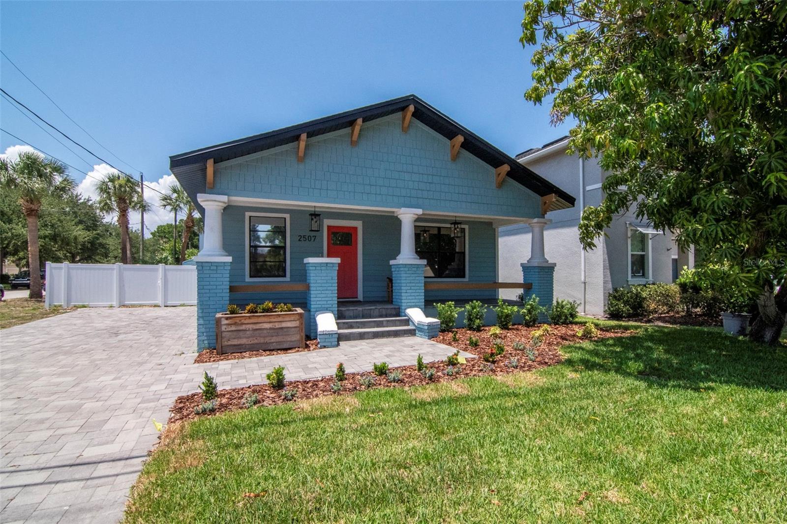 2507 W Gray St, Tampa