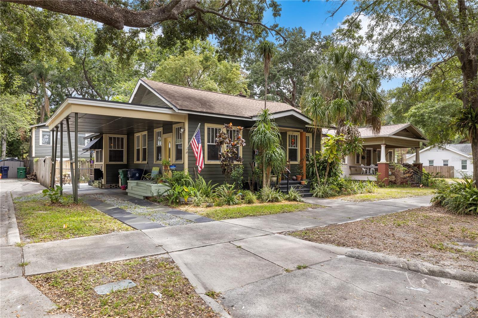916 E Broad St, Tampa