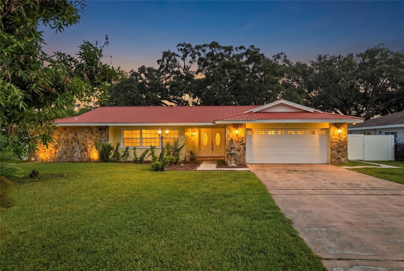1514 Burning Tree Ln, Brandon
