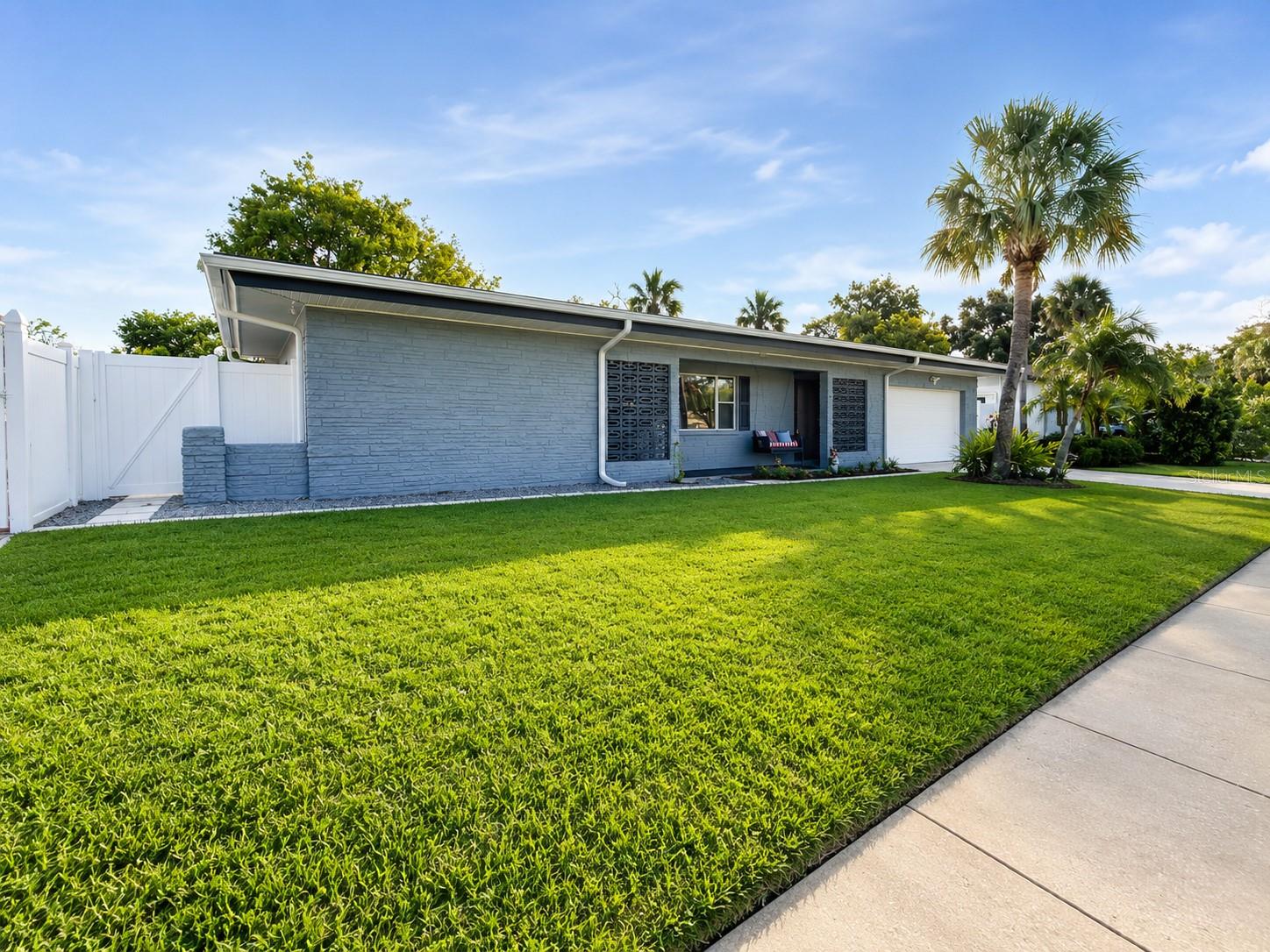 6004 Memorial Hwy, Tampa