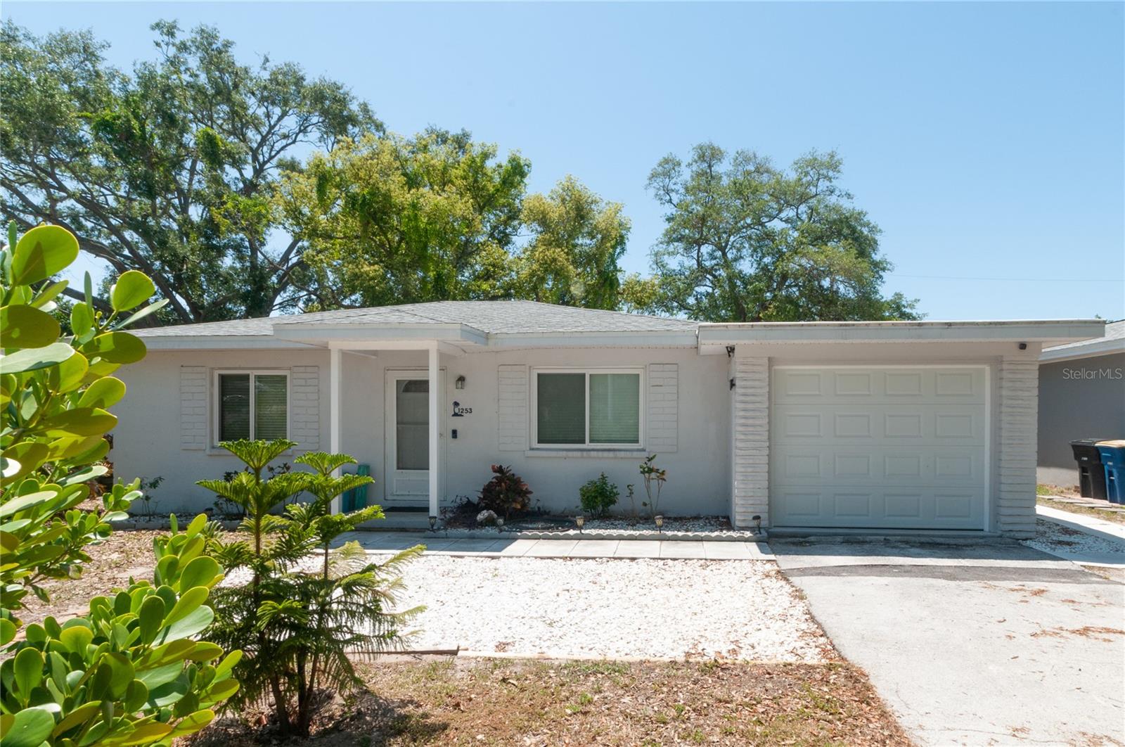 1253 Union St, Clearwater