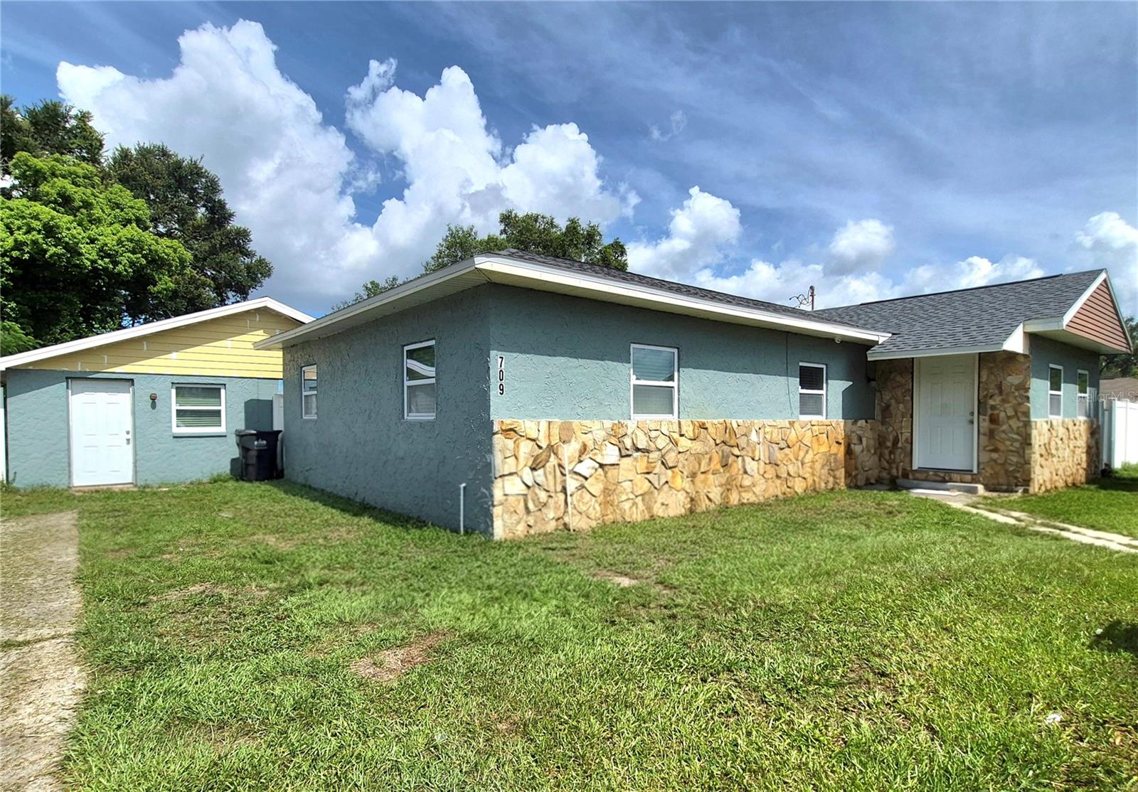 709 E 119th Ave, Tampa