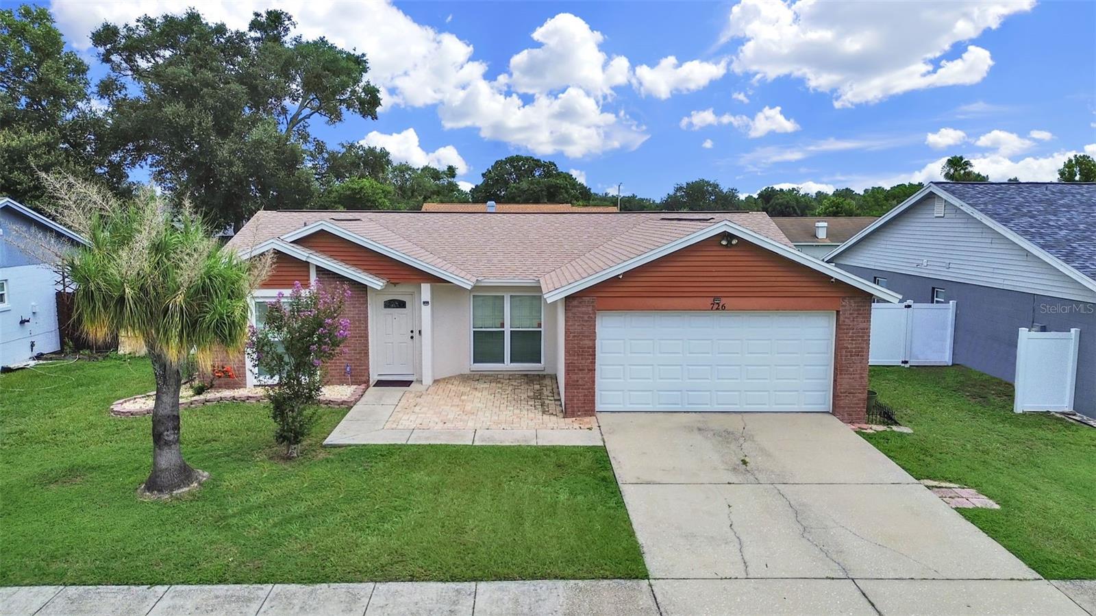 726 Stillview Cir, Brandon
