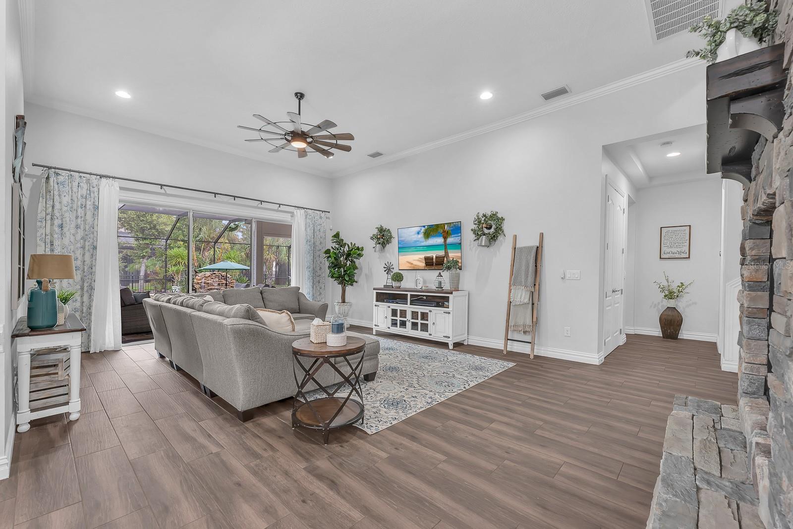 5202 ALAFIA FALLS DR
