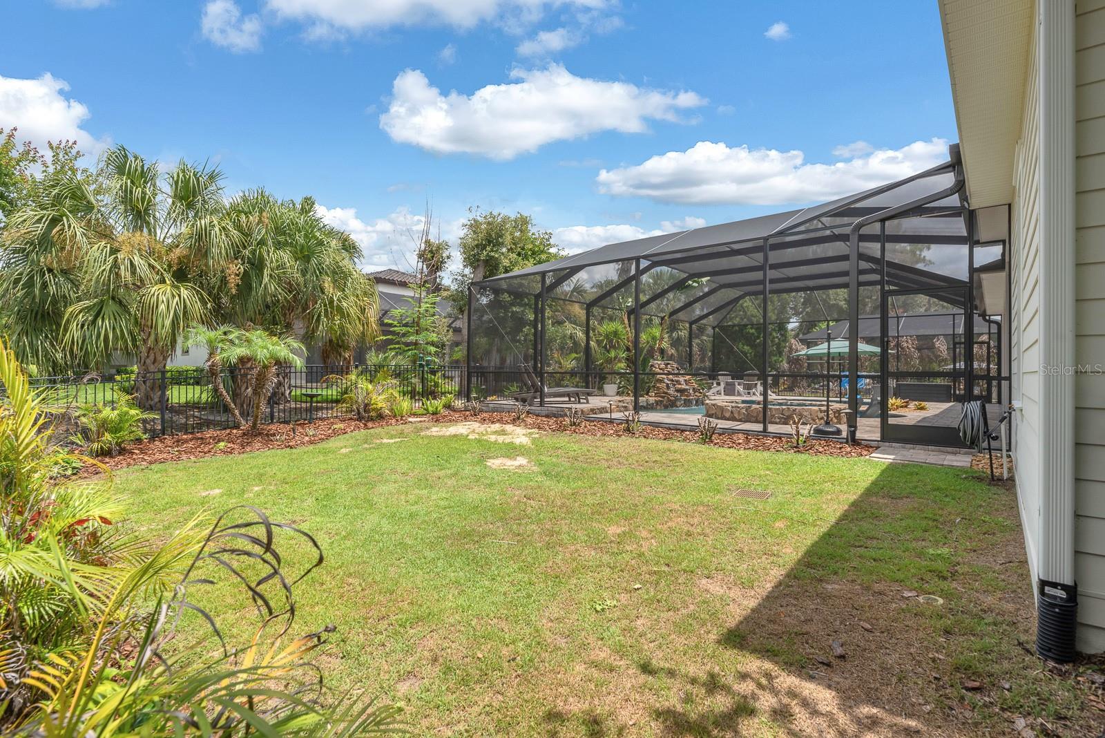 5202 ALAFIA FALLS DR