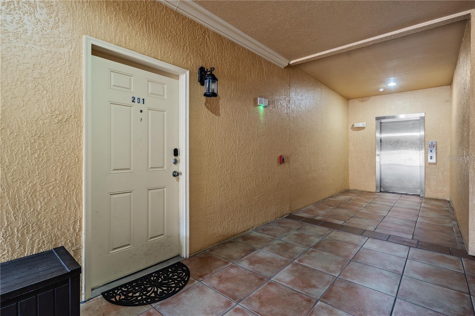 4307 Bayside Village Dr #201, Tampa