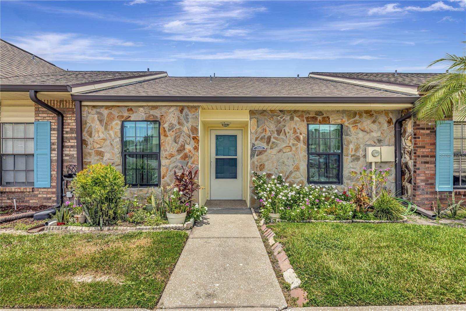 3909 Carroll Cypress Ct, Tampa