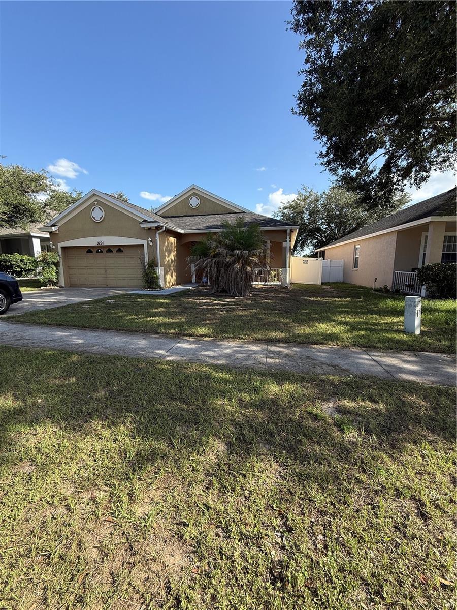 3201 Summer Cruise Dr, Valrico