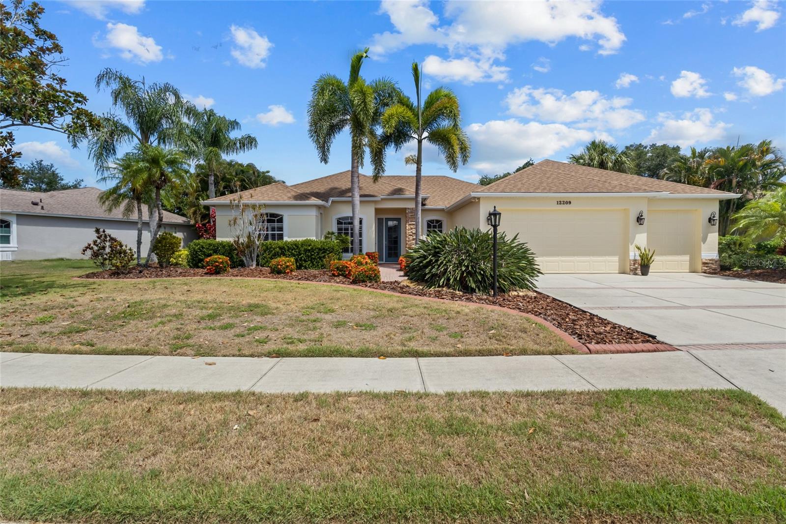 12209 Clubhouse Dr, Lakewood Ranch