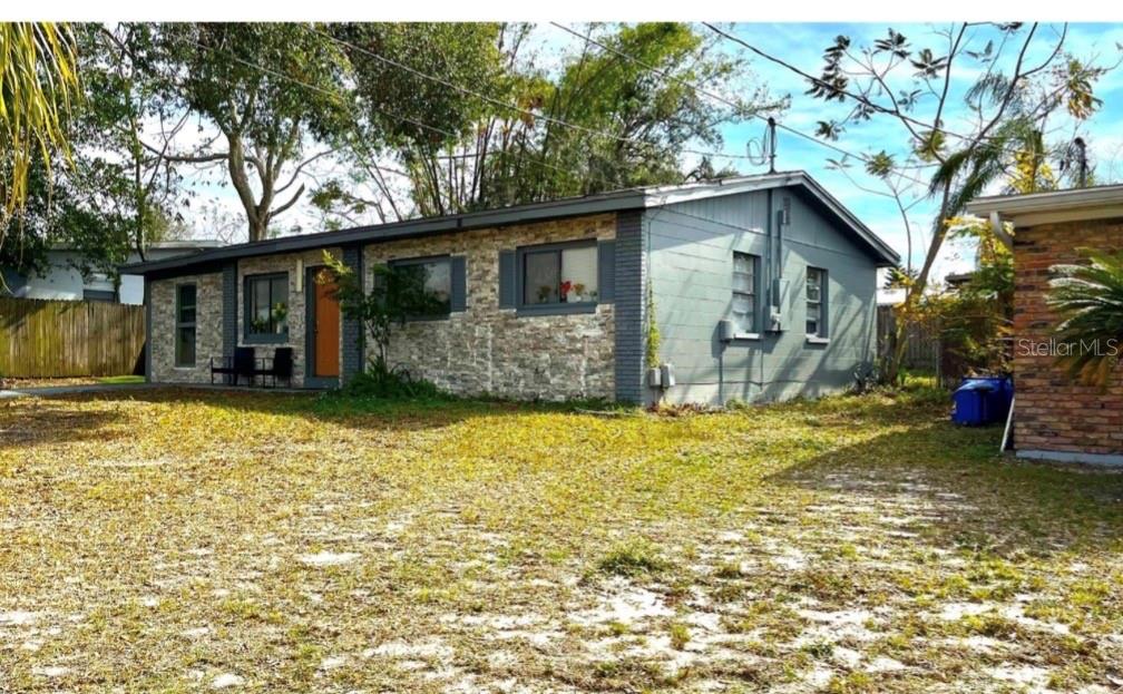 7011 Conifer Dr, Tampa