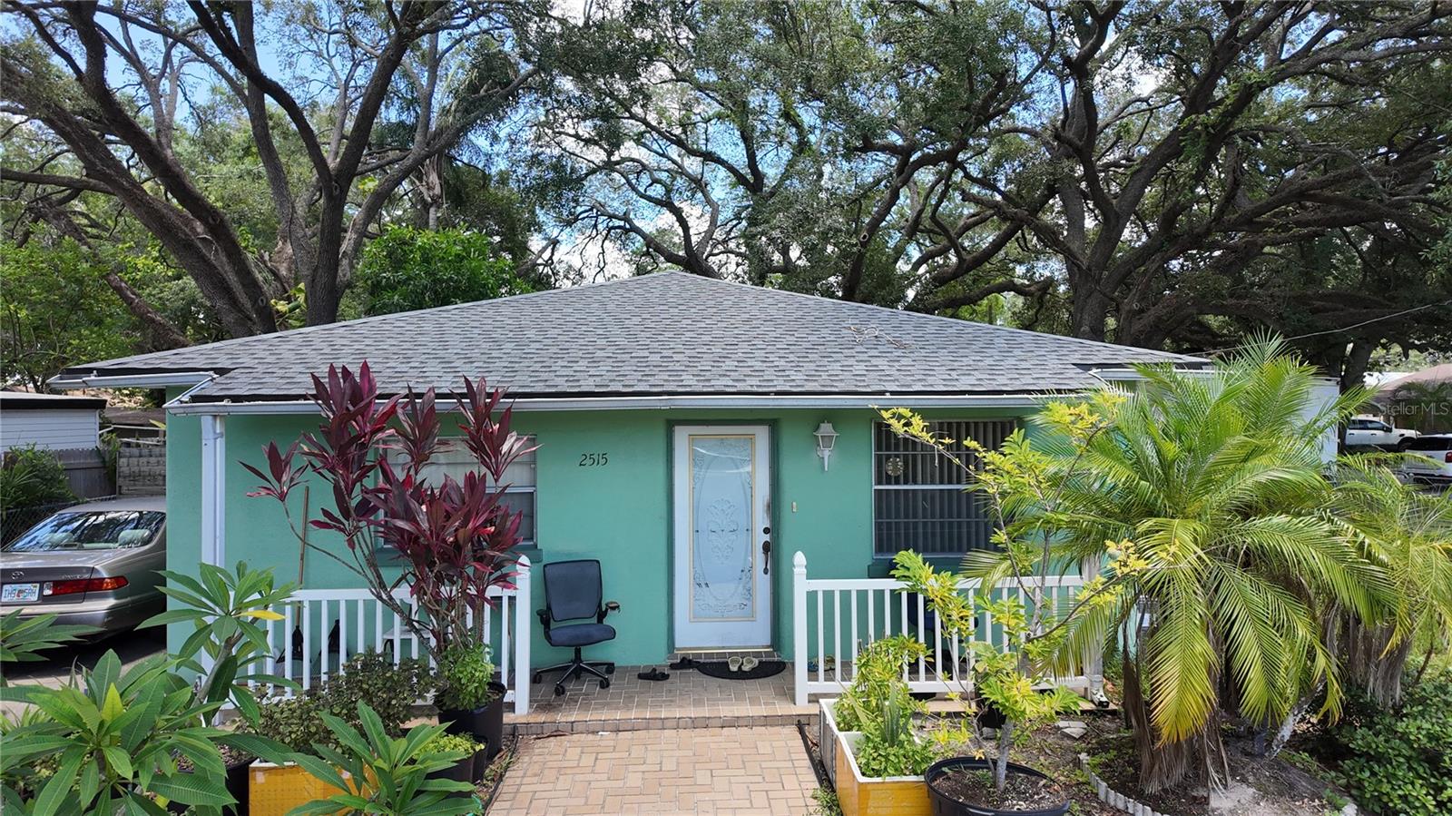 2515 W Powhatan Ave, Tampa