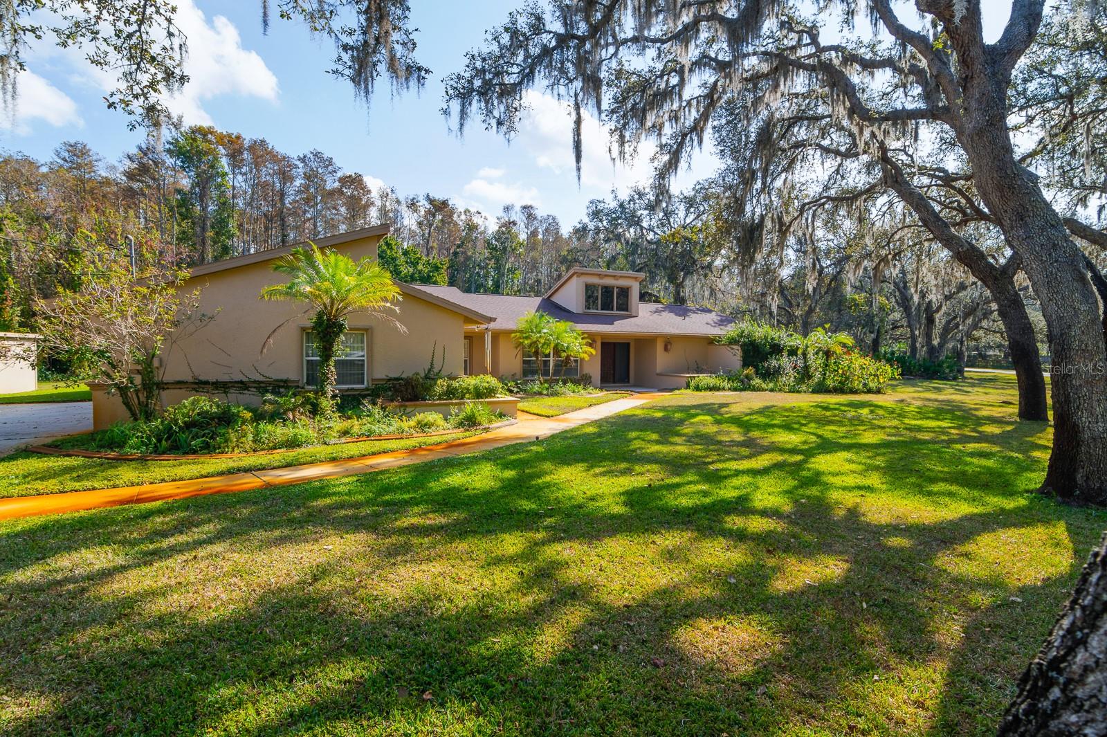 10206 Lakeview Dr, New Port Richey