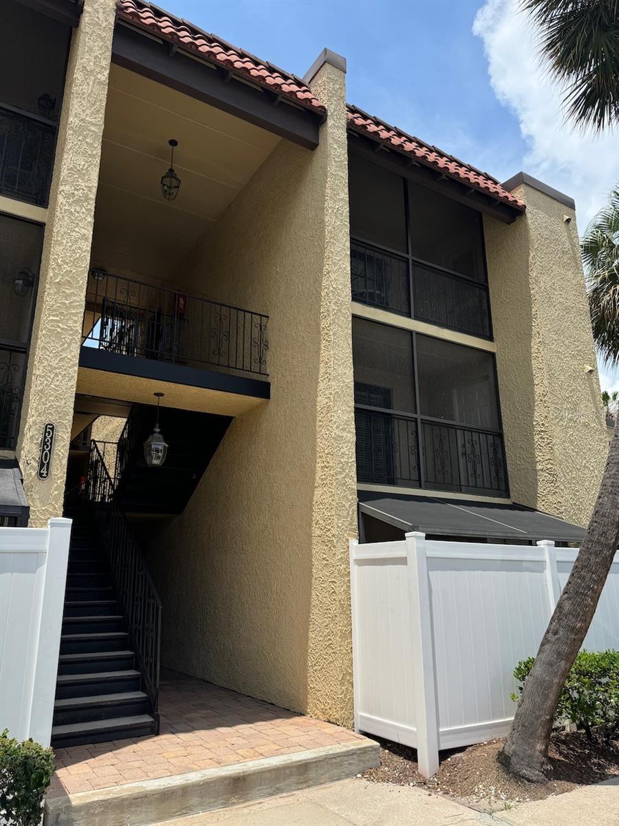 5304 W Kennedy Blvd #205, Tampa