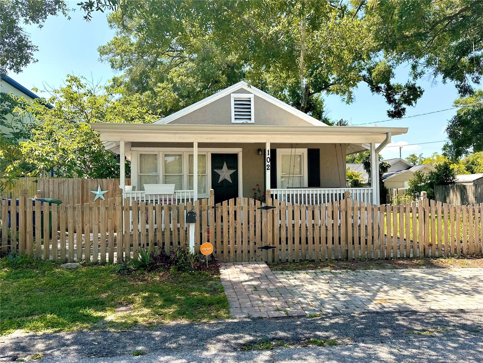 102 W Elm St, Tampa