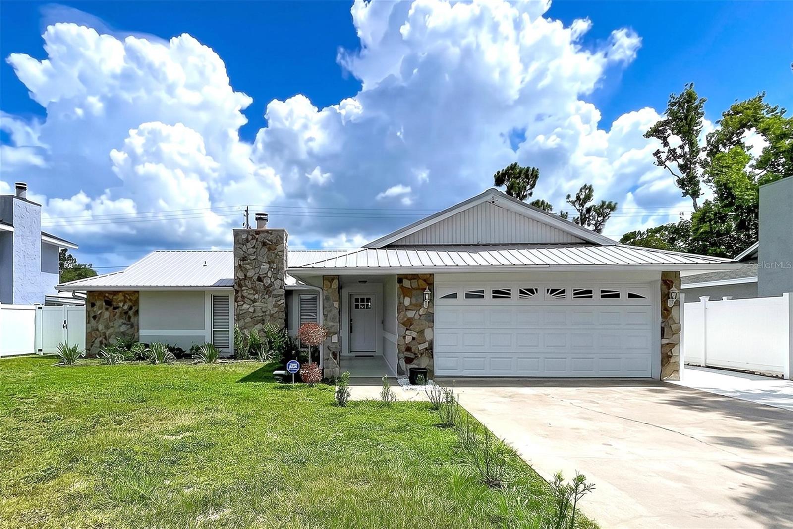 5520 Fulmar Dr, Tampa