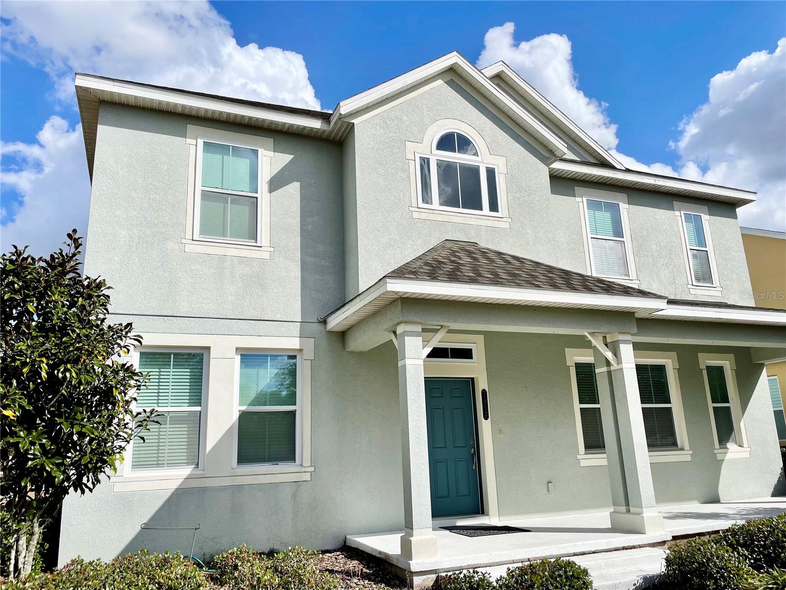 7952 Hampton Lake Dr, Tampa