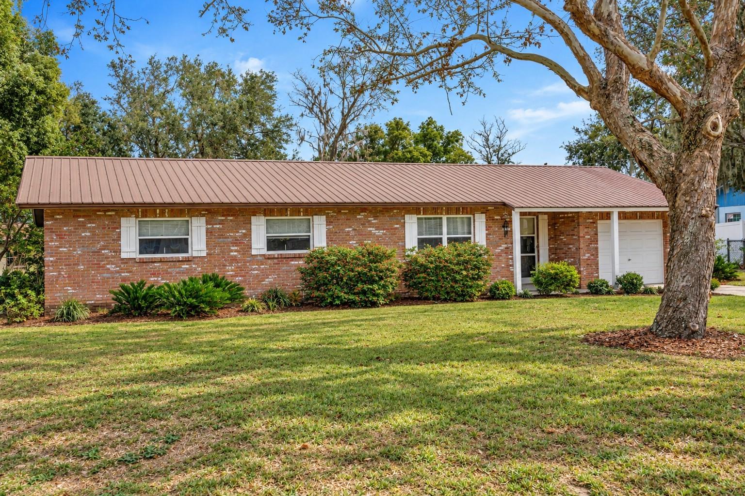 12212 Floral Ln, Thonotosassa