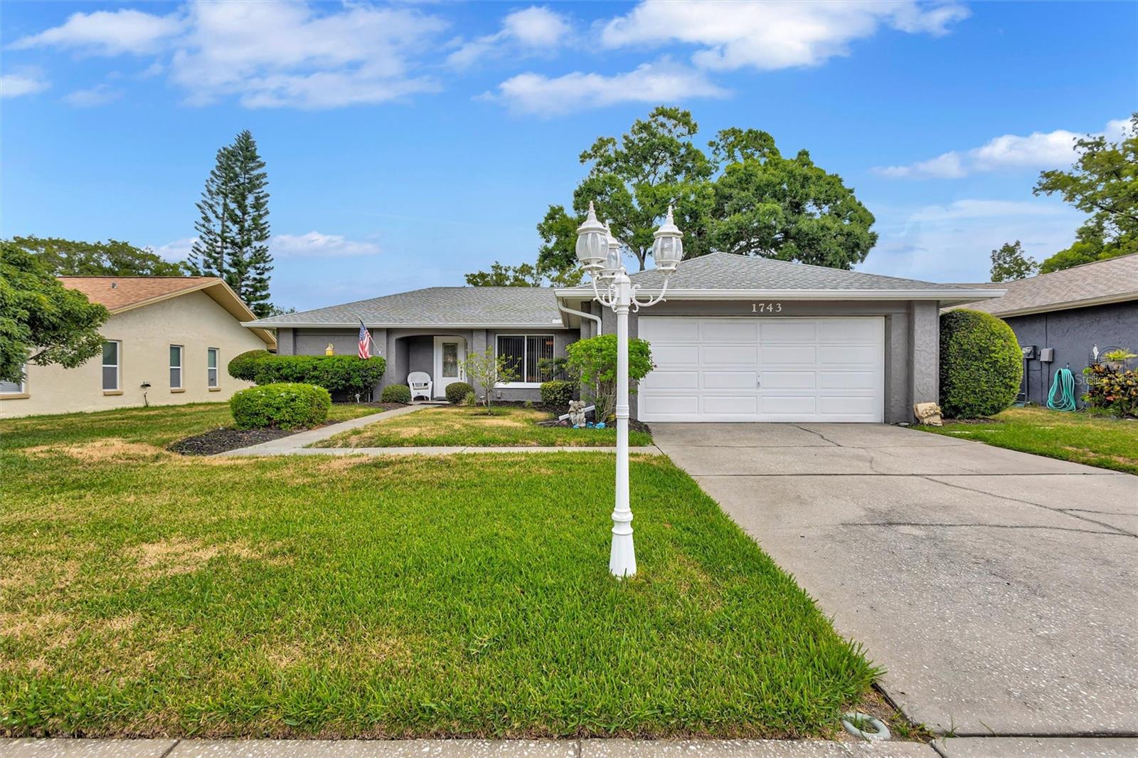 1743 Macdonnell Dr, Palm Harbor