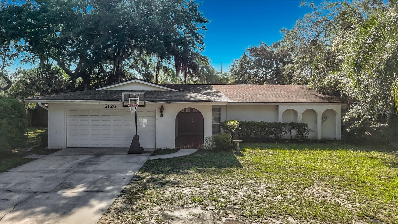 5126 Rolling Hills Ct, Tampa