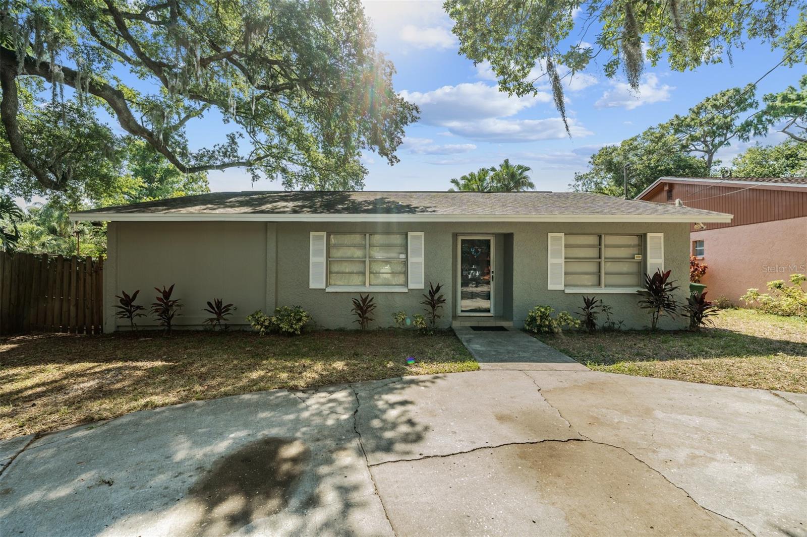 9616 N Oklawaha Ave #1/2, Tampa