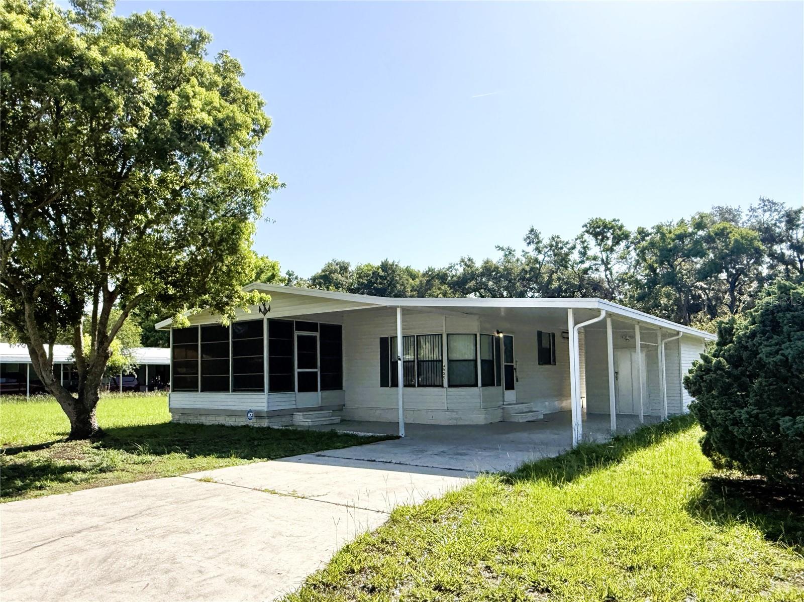 4550 Charter St, Zephyrhills