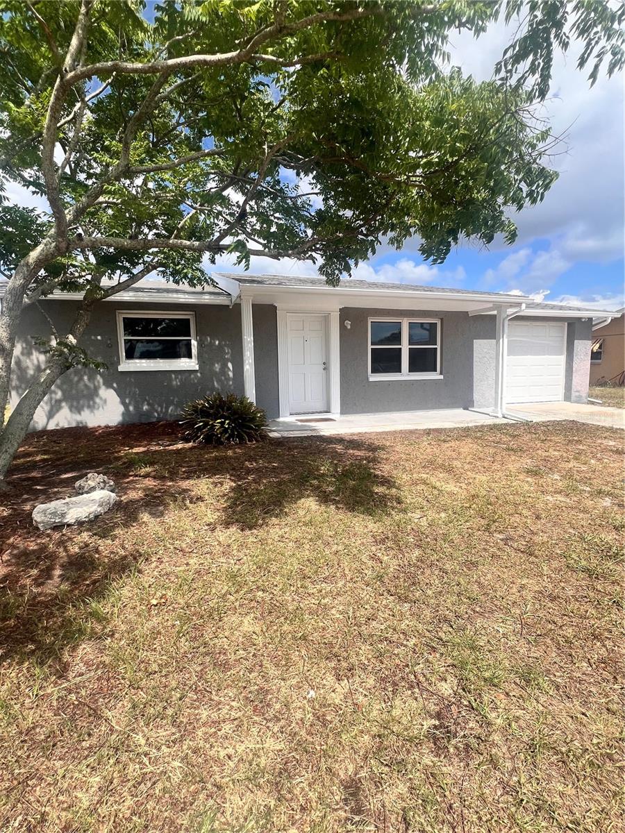 9910 Lake Chrise Ln, Port Richey