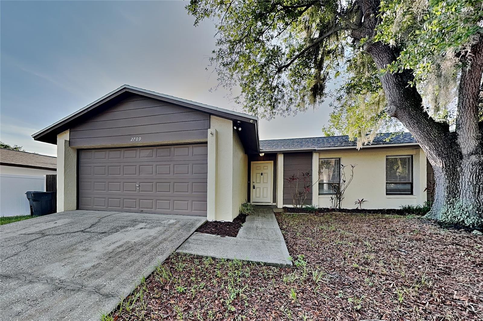 2709 Manor Hill Dr, Brandon