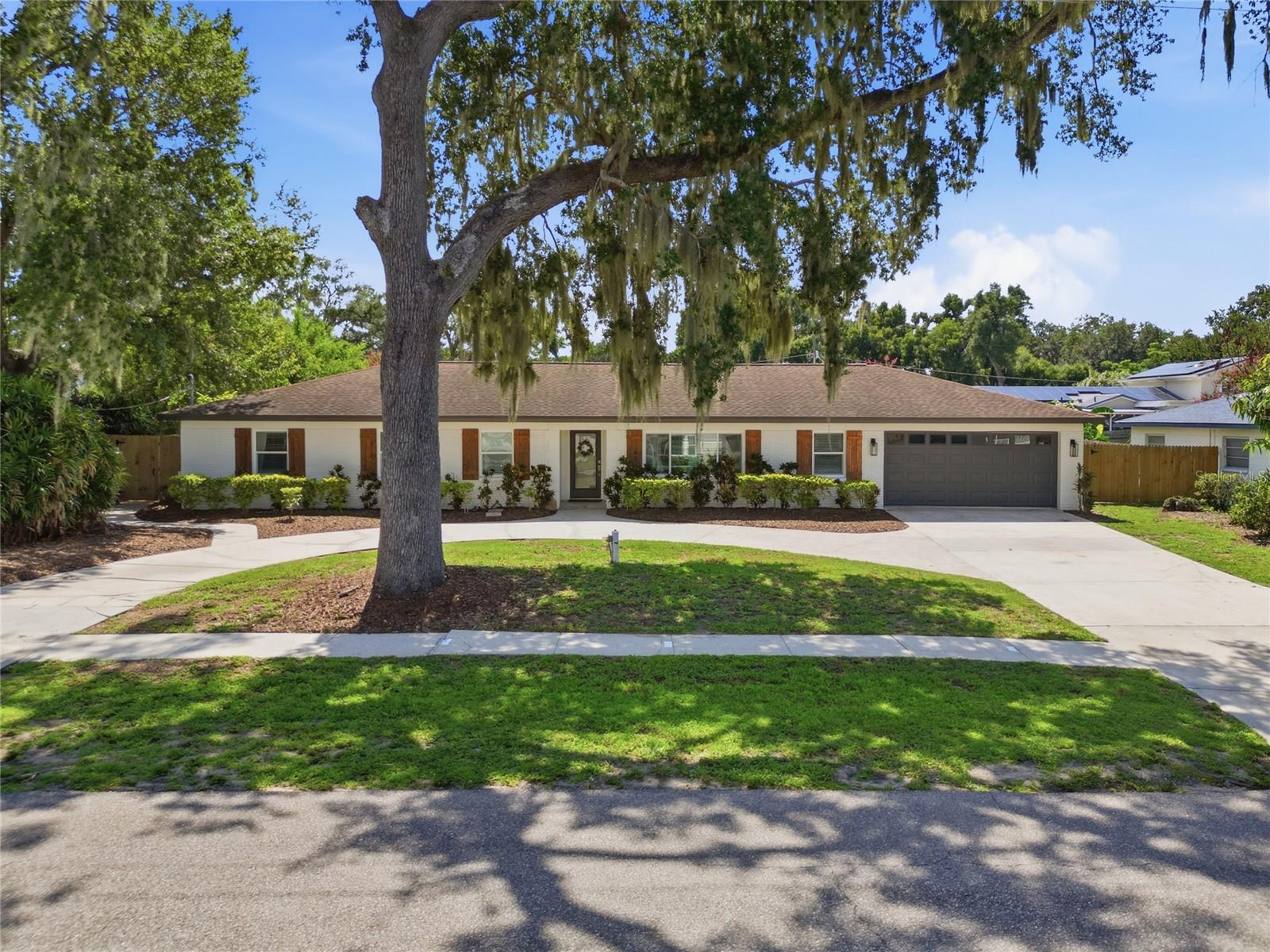 706 S Oakwood Ave, Brandon